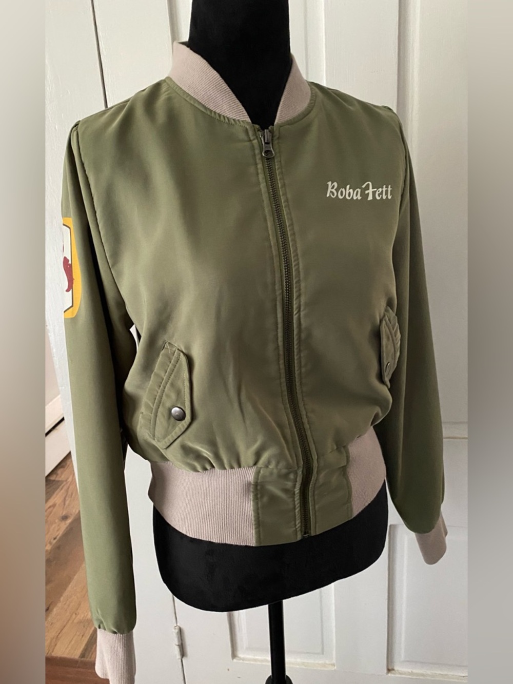 Her Universe Boba Fett Bomber Jacket Green Cropped Star Wars Size Small - Picture 3 of 7